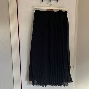 Black sheer midi/maxi pleated skirt XL
